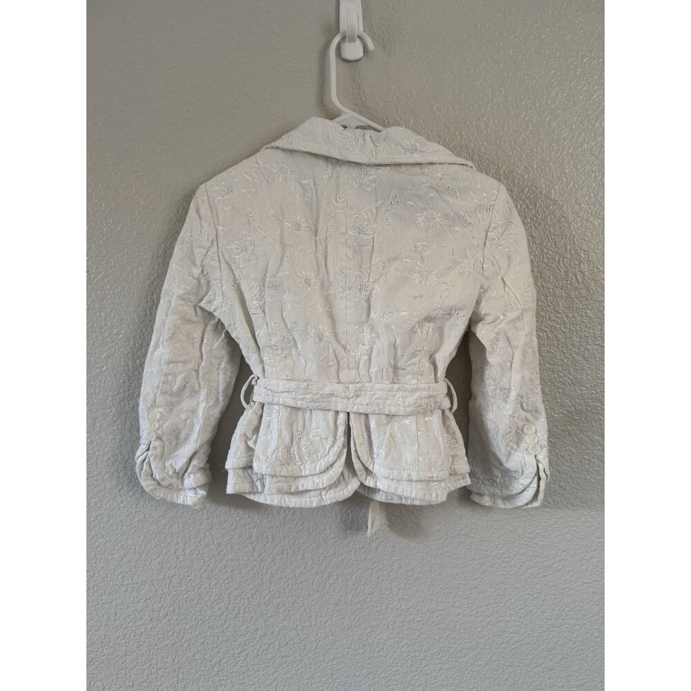 Bebe White Floral Embroidered Jacket Size 6 Belted Waist Elegant City Style EUC - Picture 8 of 8